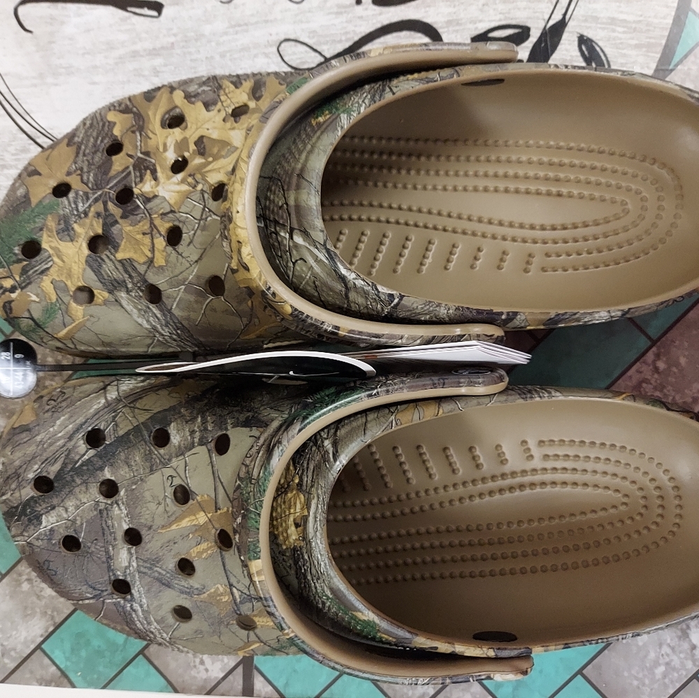 Crocs Mossy Oak camo size M10/W12 brand new never worn